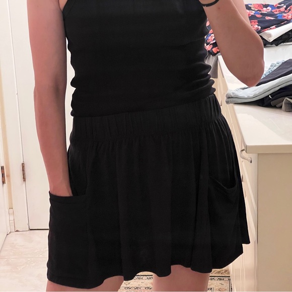 🖤black, mini skirt, with pockets — cozy, flowy, & relaxed fit! - Picture 8 of 11